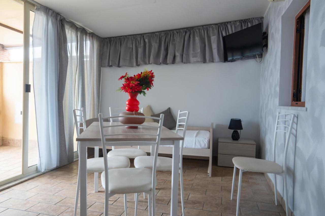 Nick & Santo'S Holiday Homes R จีอาร์ดีนี นักซอส ภายนอก รูปภาพ