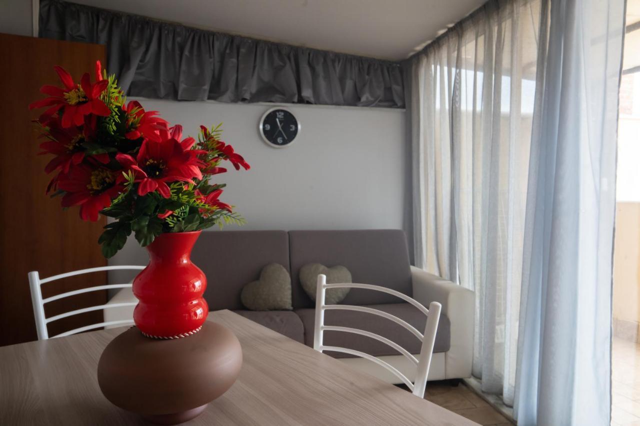Nick & Santo'S Holiday Homes R จีอาร์ดีนี นักซอส ภายนอก รูปภาพ